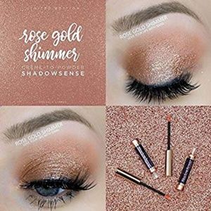 Rose gold eye shimmer